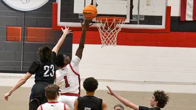 Glenbard East’s Keenan House pours in 19 in win over Riverside-Brookfield