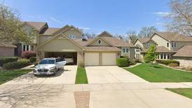 Single-family home sells in Downers Grove for $637,500