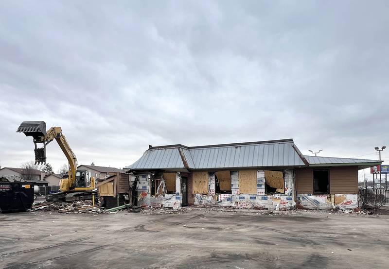 Demolition is underway at Tom & Jerry’s Thursday, Feb. 19, 2026, after the popular Sycamore restaurant was destroyed by fire Jan. 31. The eatery plans to reopen soon at 265 W. Peace Road while they rebuild at the original location.