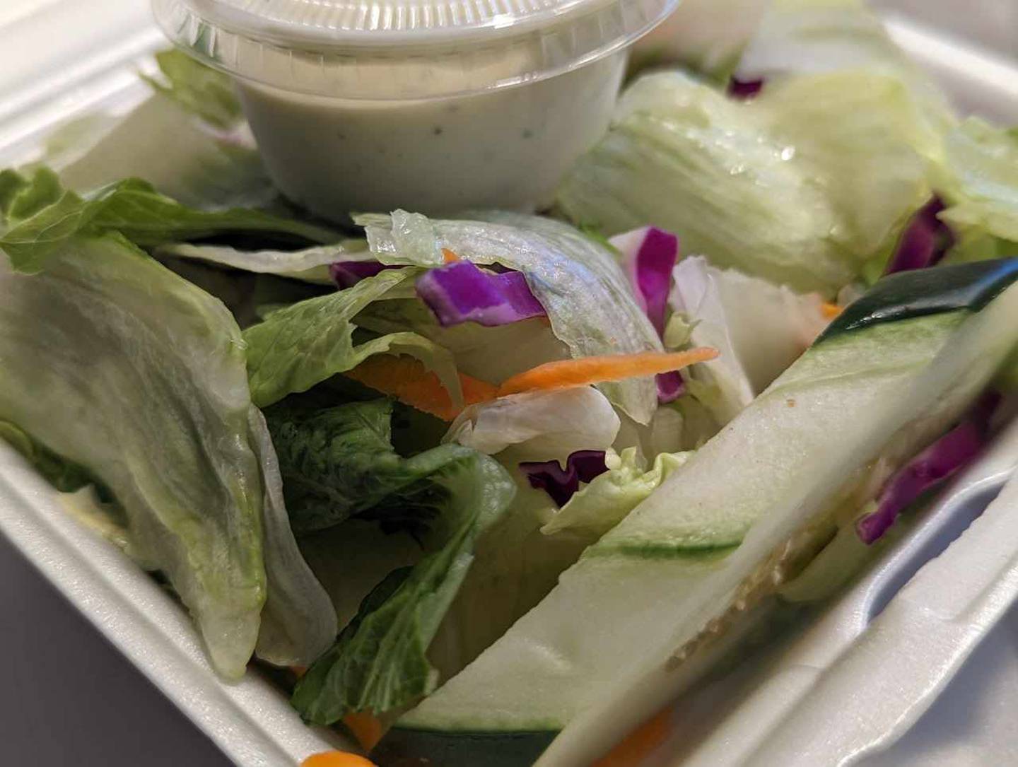 The side salad at Southern Cafe in Crest Hill had the right balance of crisp green lettuce and fresh vegetables.