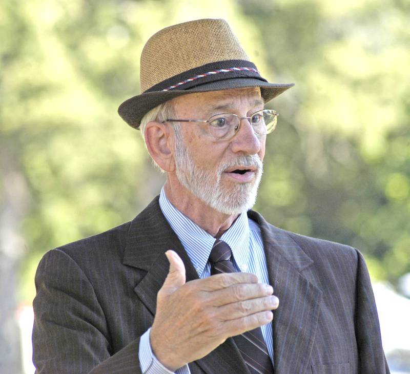 Tom Wadsworth, as early Dixonite and well-known jeweler Samuel Dodge, speaks of life in the 1800s. The Lee County Historical and Genealogical Society sponsored a cemetery walk at Oakwood Cemetery in Dixon on Sunday, Sept. 28.