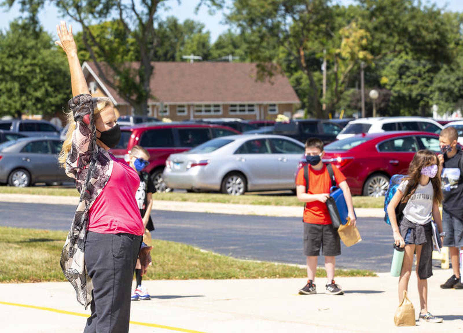 PHOTOS Ottawa Elementary begins 20202021 school year Shaw Local