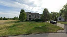 Single-family home sells in Homer Glen for $801,000