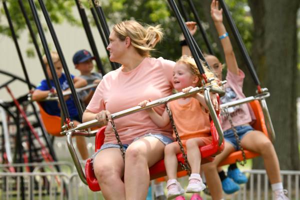 Elburn Days shuts down early Saturday amid storms