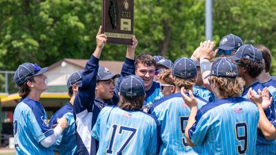 Alec Novotney, Marquette top Aurora Christian 5-1 for sectional title