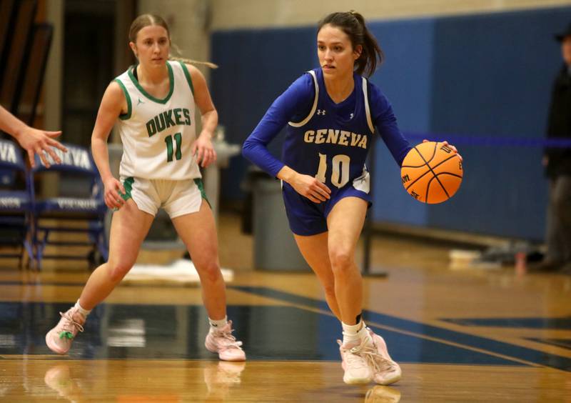 Geneva's Peri Sweeney gets possession of the ball during a 4A Geneva Regional semifinal game against York on Tuesday, Feb. 18, 2025 in Geneva.