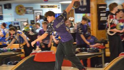 Rochelle bowler Austin Hartnett bowls 300 game at T-Byrd Lanes 