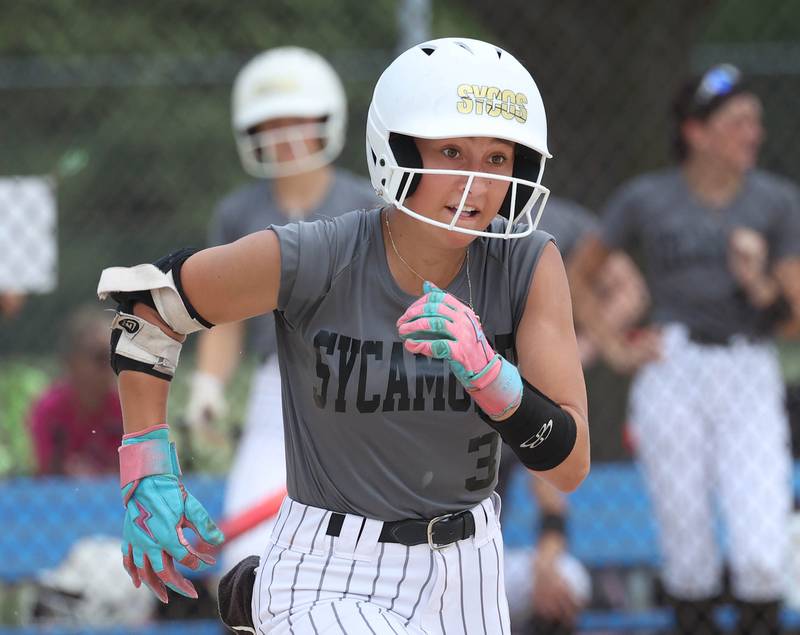 Sycos' Rese Symons runs to first Friday, June 27, 2025, during their 16u game against Select Fastpitch in the Storm Days tournament at the Sycamore Community Sports Complex.