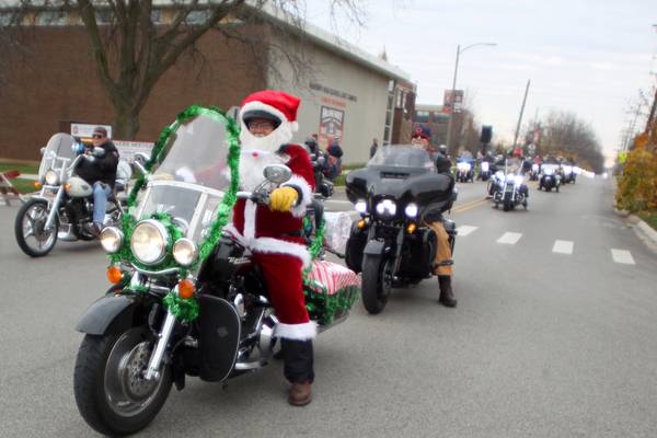Police issue traffic alert ahead of Toys for Tots parade in downtown McHenry