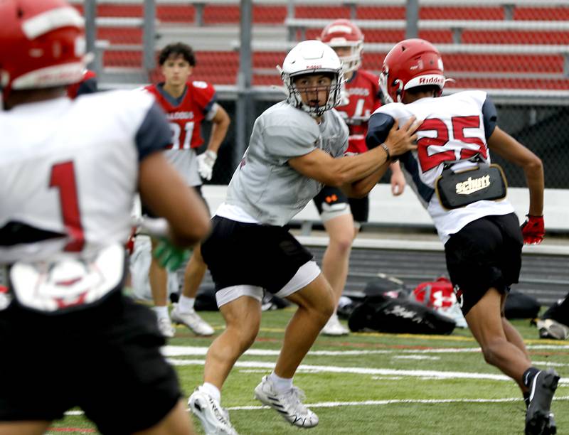 Prairie Ridge’s Luke Vanderwiel plays defense during football practice against Grant on Thursday, July 17, 2025, at Grant High School in Fox Lake.