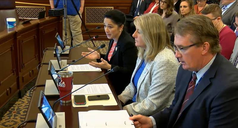 Comptroller Susana Mendoza (left), testifies to a House state government committee on Wednesday in favor of a bill to build up the state's "rainy day" fund. (Credit: Blueroomstream.com)