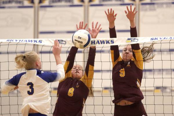 Richmond-Burton volleyball begins defense of KRC title with win