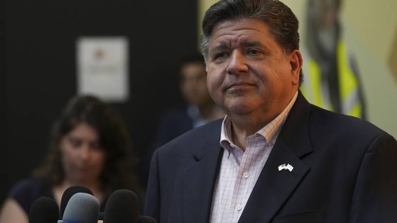 Pritzker signs bill enacting immigrant protections in courthouses