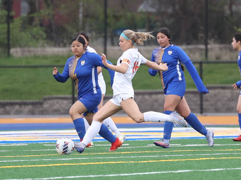 Girls soccer: Lockport remains undefeated and other notes from girls soccer around the area