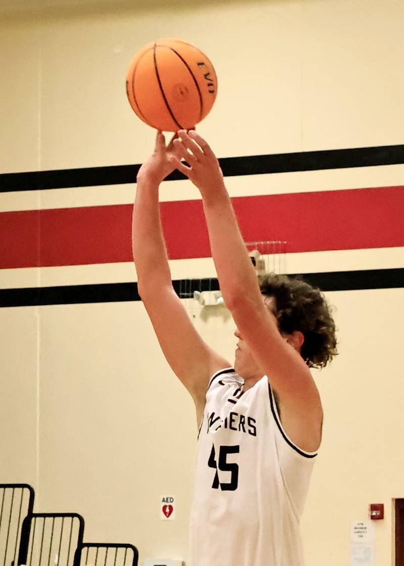 EP’s Gus Schultz lands a 3-pointer to put the Panthers ahead for the first time in the game Monday, Dec. 1, 2025, against the visiting Rock Falls Rockets.