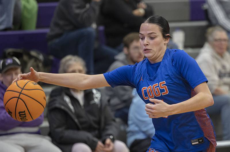 G-K’s Zoe Boylen handles a pass against Dixon Tuesday, Jan. 27, 2026.