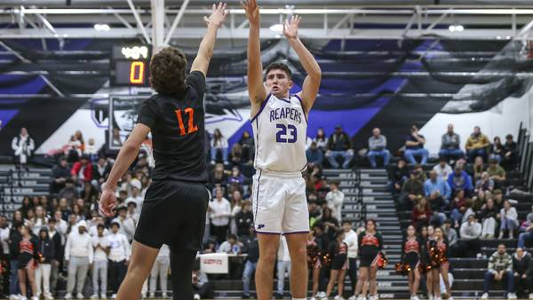 Cooper Beaty comes through for Plano in the clutch, lay-in at the buzzer beats Sandwich
