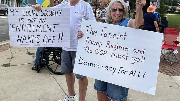 Hot temps fail to dampen Oregon rally against Trump policies, executive orders
