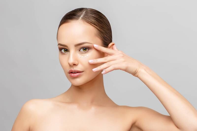 Eterna MedSpa & Laser Vein Center - The importance of using facial moisturizers in the winter