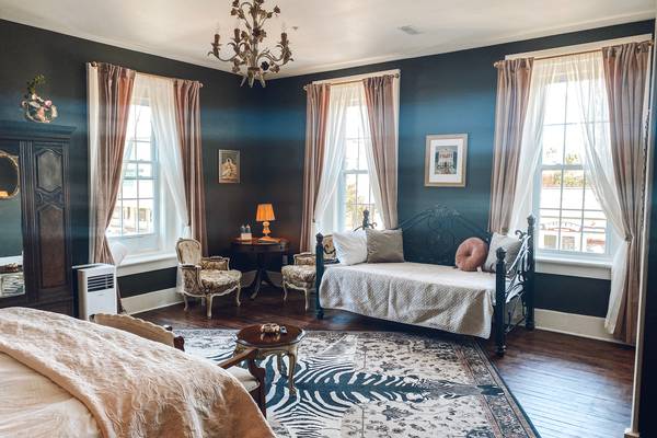 Step back in time at Knox Hotel near Princeton’s art district 
