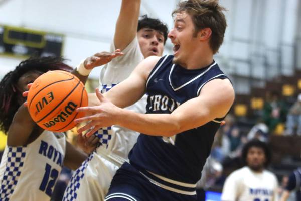 Brandon Freund, Cary-Grove shoot lights-out in blowout against Larkin