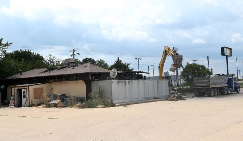 An excavator demolishes the Cindy's on 39 restaurant (formally Delaney's) on Tuesday, Aug. 29, 2023 in Oglesby. A fire destroyed the restaurant in April. Otterbach Demolition in Mendota are removing debris from the establishment