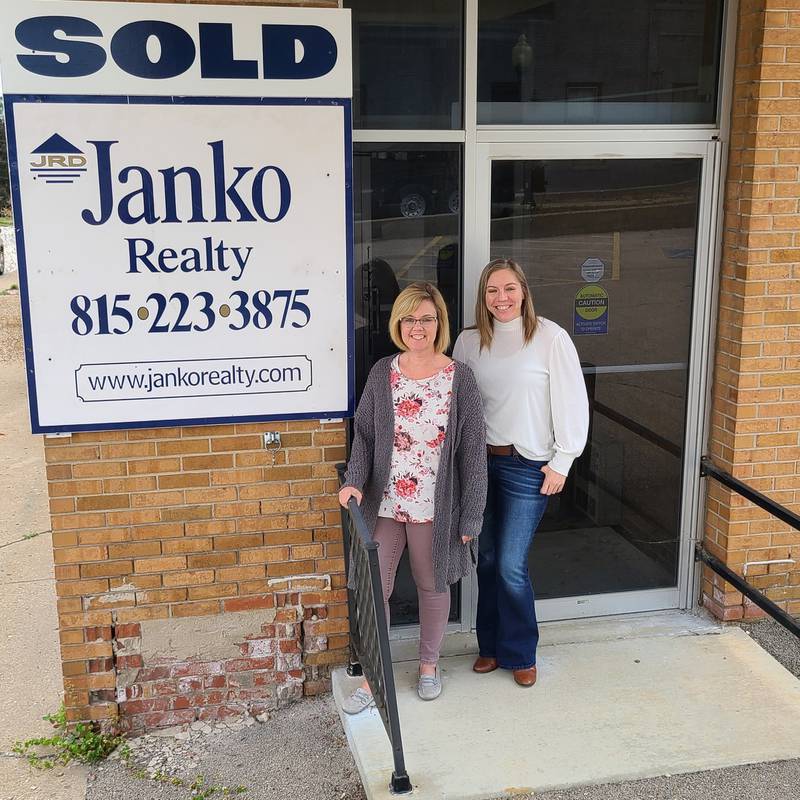 Maitri Founder Kelly Jones (left) poses with Social Worker and Alcohol and Drug Counselor Rachel Edgcomb in front of the newly acquired halfway house building on Friday, Sept. 23, 2022