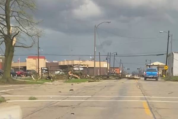 Multiple tornadoes sweep through northern Illinois; EF2 tornado destroys homes in Lena