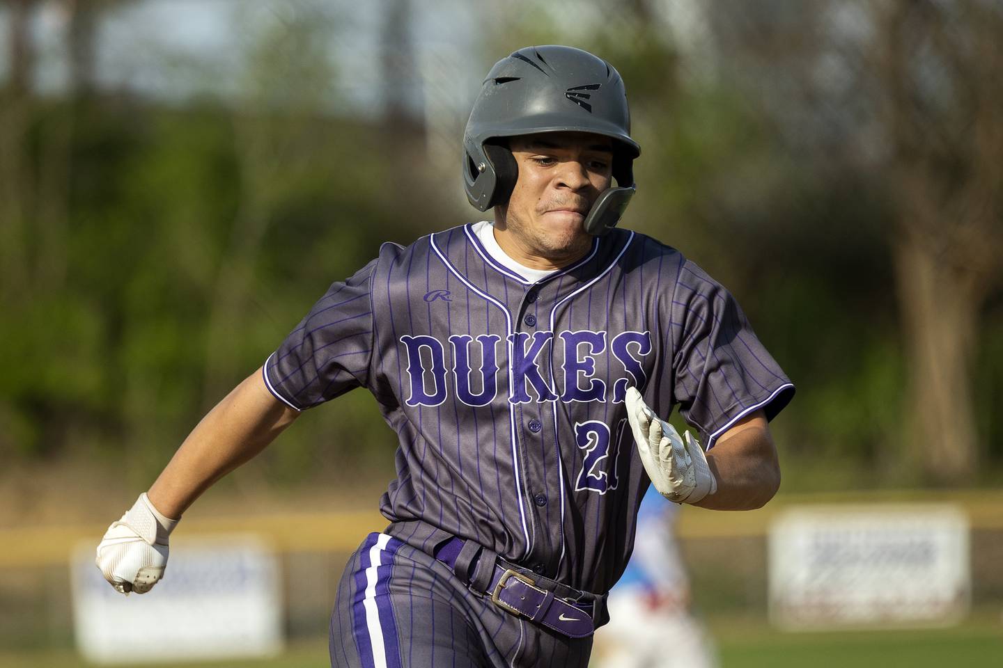 Dixon’s Xadrian Diaz rounds third against Oregon Thursday, April 24, 2025.