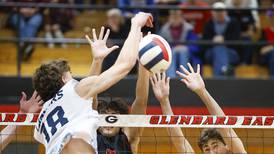 Glenbard West erases 8-point deficit against rival Glenbard East to stay undefeated, stun host Rams at tourney