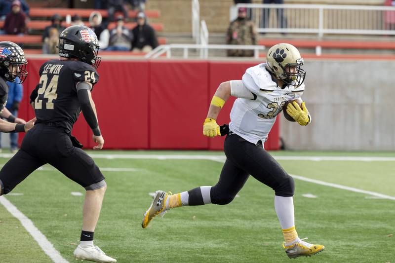 Camp Point's Elijah Genenbacher runs it in for as TD against Lena-Winslow Friday, Nov. 24, 2023 in the 1A state football championship game at Hancock Stadium in Normal.