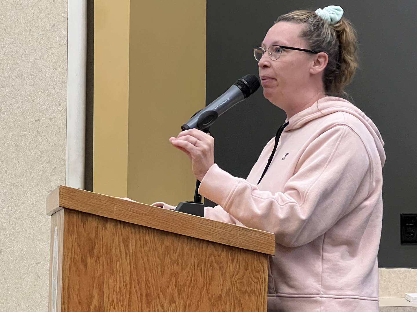 Heather Tomlinson, of Sycamore, talks to the DeKalb County Board on May 17, 2023.