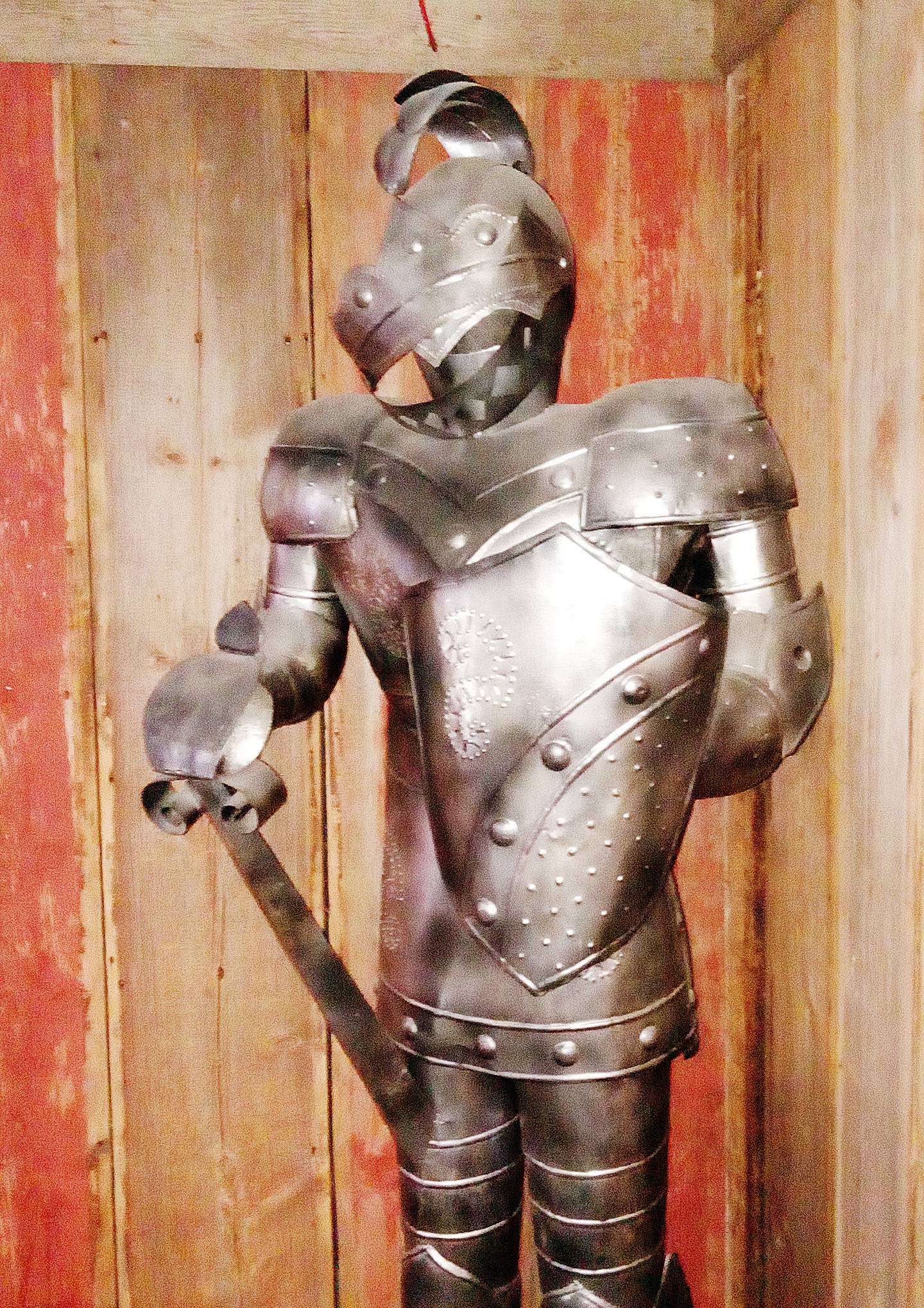 Standing guard in the back room at the Red Knight Pub in Stockton is a full suit of armor, the Red Knight himself, who survived when the bar suffered a fire in 2017. Though the bar’s name might suggest medieval gimmicks, the knight is more mascot than theme. “The owners, Jerry and Brenda [Boldock], were looking for a different theme from everybody,” bar manager Lisa Craig said. Two more smaller knights stand watch over the main bar room.