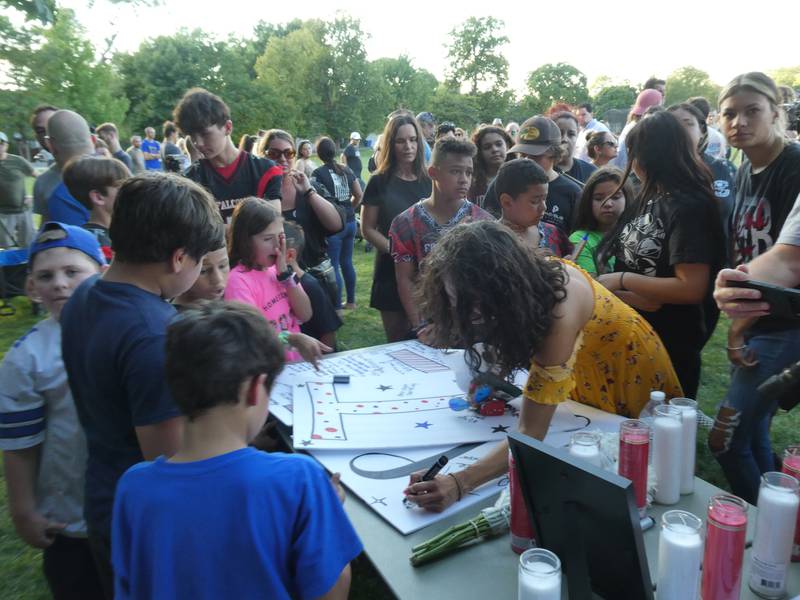 A prayer vigil and balloon release was held at Oriole Park in Chicago on Monday night, August 1, 2022 to mourn the loss of seven killed, including Lauren Dobosz and her four children, in a tragic car crash that occurred Sunday on I-90 near Hampshire.