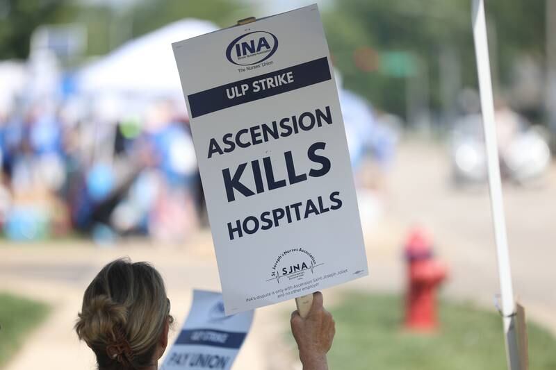 Photos: Nurses Strike Outside Ascension Saint Joseph – Joliet hospital ...