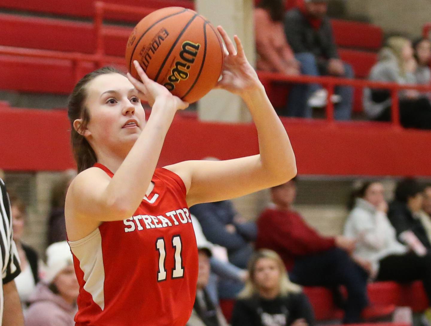 Streator's Ava Gwaltney lines up a shot during the 2023 Lady Pirate Holiday Tournament in Kingman Gym.