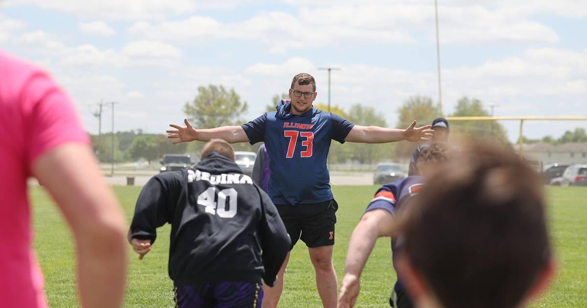 Josh Gesky, former Manteno star, Illinois lineman, hosts football camp