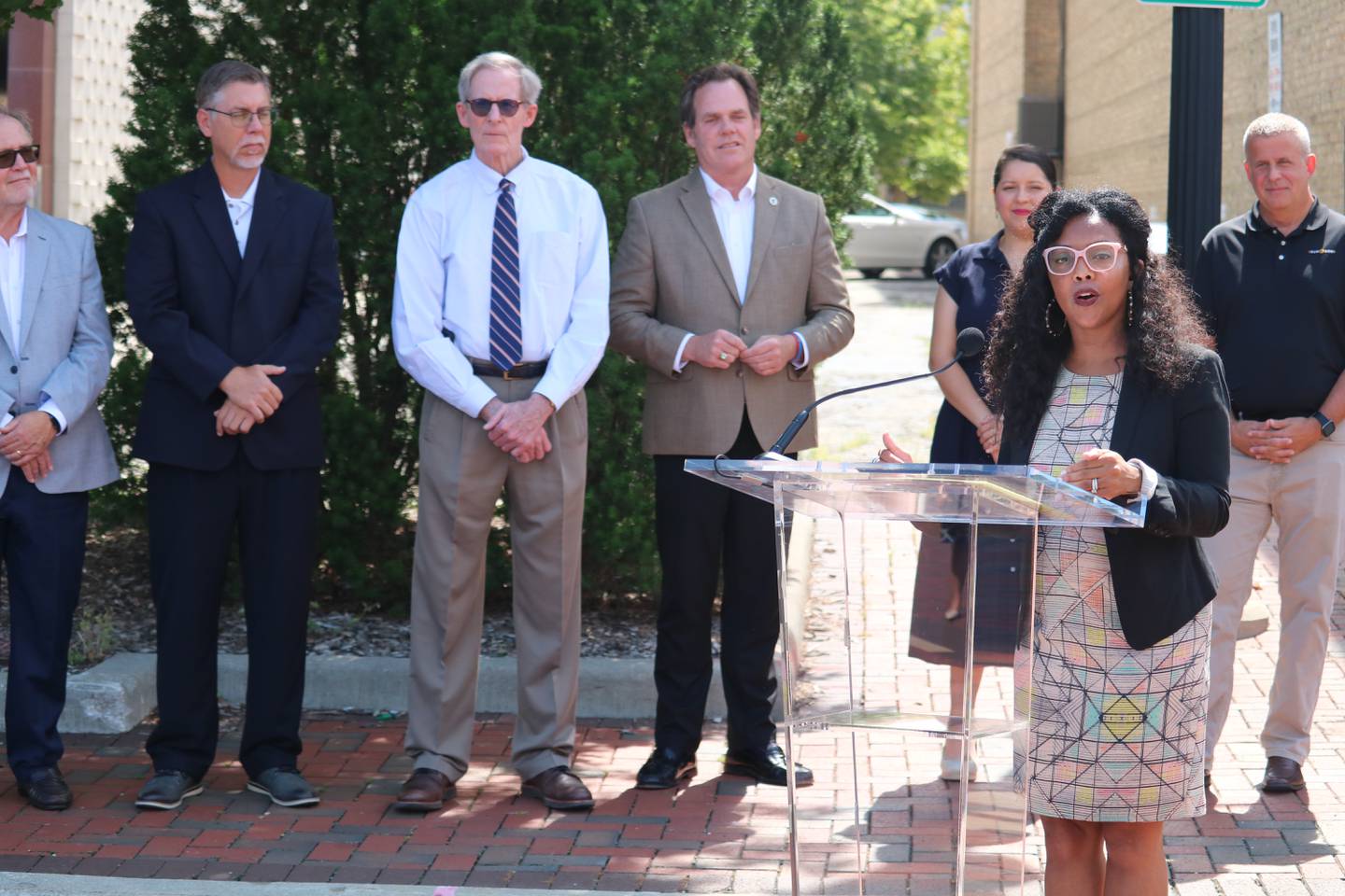 Keisha Parker, vice president of external affairs at ComEd, gives remarks during an Aug. 2, 2022 press conference. The event also featured a ribbon cutting to celebrate the completion of an electric vehicle charging station in the city's downtown