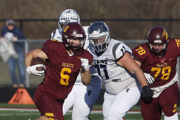 Richmond-Burton, Hunter Carley find big plays to get past Monmouth-Roseville in 3A