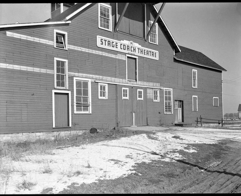 A barn on the Ellwood Farm, on North First Street north of DeKalb, became the site for the newly formed Stage Coach Thatre from 1947 to early 1950.