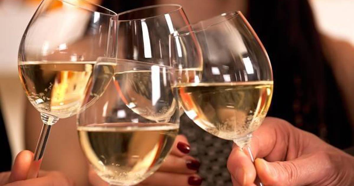 New Batavia First Pour Fridays event offers fun wine tasting to kick off the weekend