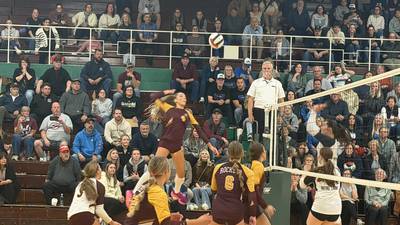 Richmond-Burton unable to complete comeback against Rockford Christian, falls in IHSA Class 2A sectional final