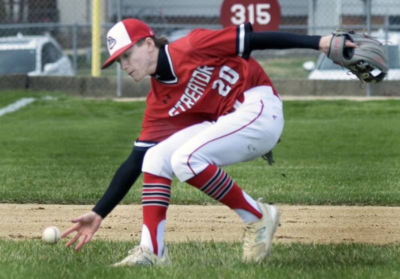 Streator’s Keegan Angelico one hands a ground ball against Thursday against Ottawa at Streator.
