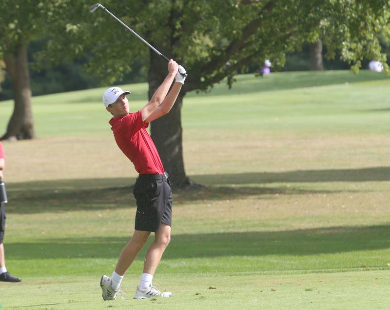 Henry-Senachwine's Ben Meachum tees off on the 6th hole during the Class 1A Regionals on Wednesday, Oct. 1, 2025 at Deer Park Golf Club in Oglesby.