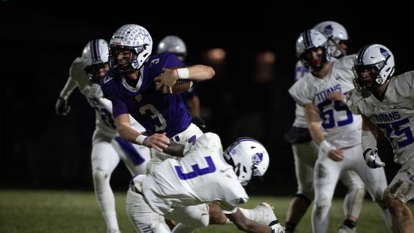 Photos: Wilmington defeats El Paso-Gridley in Class 2A semifinal playoff football