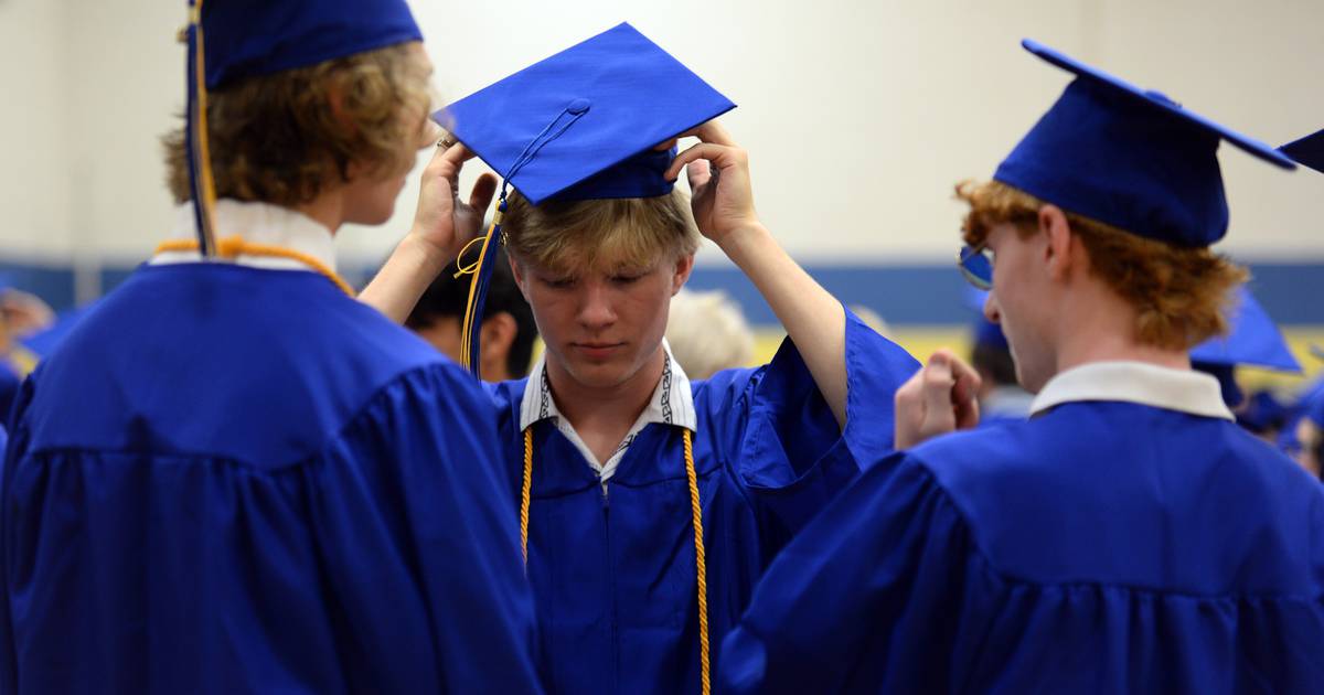 Photos Lyons Township Graduation Shaw Local