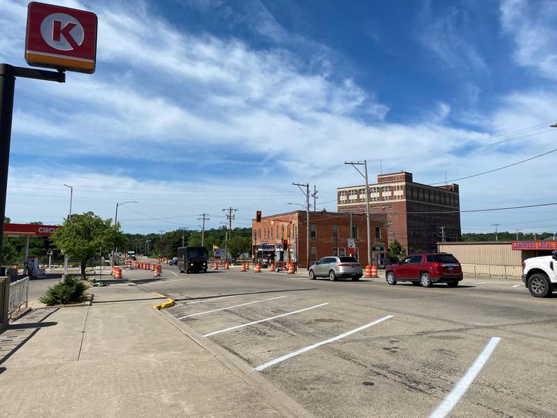 The stoplight at the corner of Main and Commercial Streets in Marseilles.