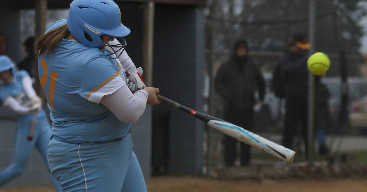 Nina Sebahar leads Joliet Catholic Academy softball past Joliet West