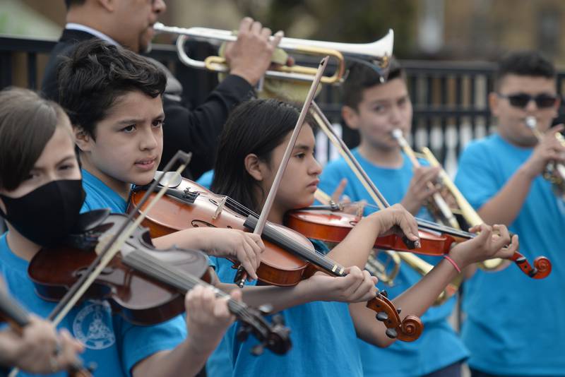 Jefferson Elementary School students perform during District 98's Dia de los Niños celebration held Friday April 29, 2022.