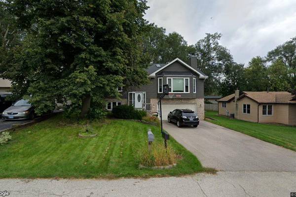 Single-family home in Cary sells for $375,000